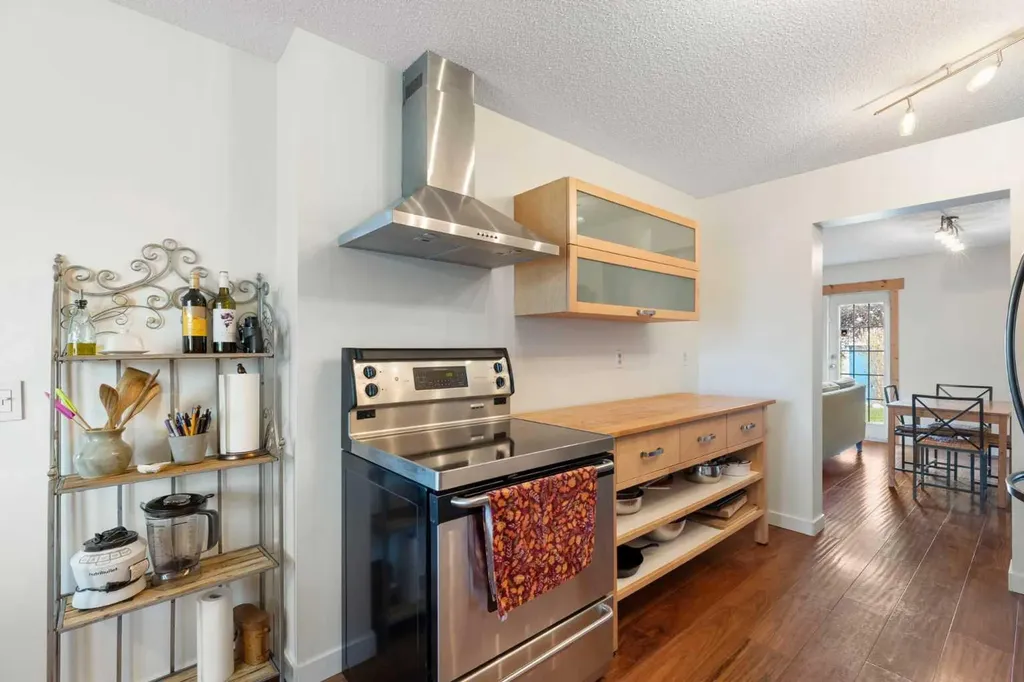 84 Abingdon Crescent NE Calgary AB T2A 6S3