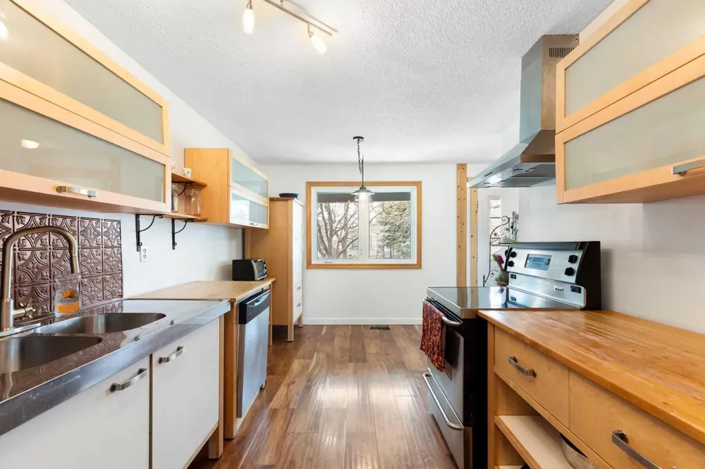 84 Abingdon Crescent NE Calgary AB T2A 6S3