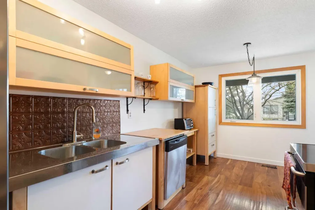 84 Abingdon Crescent NE Calgary AB T2A 6S3