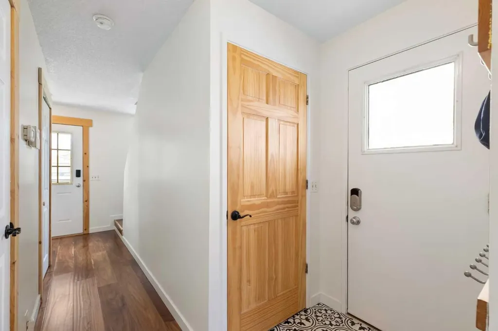 84 Abingdon Crescent NE Calgary AB T2A 6S3