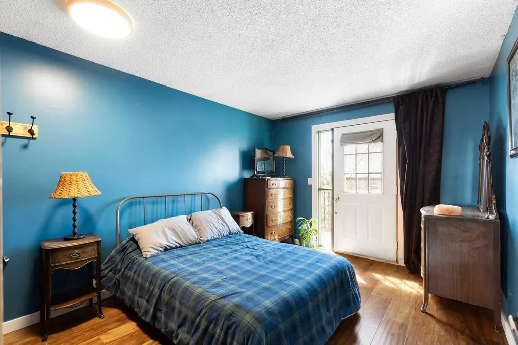 84 Abingdon Crescent NE Calgary AB T2A 6S3