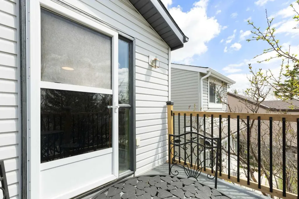 84 Abingdon Crescent NE Calgary AB T2A 6S3