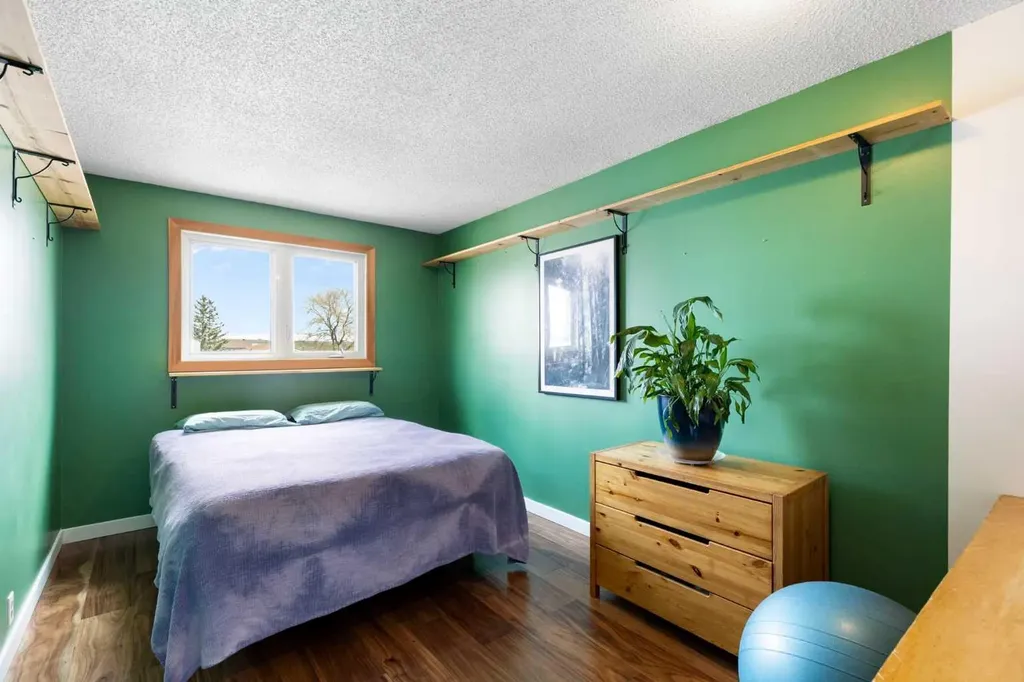 84 Abingdon Crescent NE Calgary AB T2A 6S3