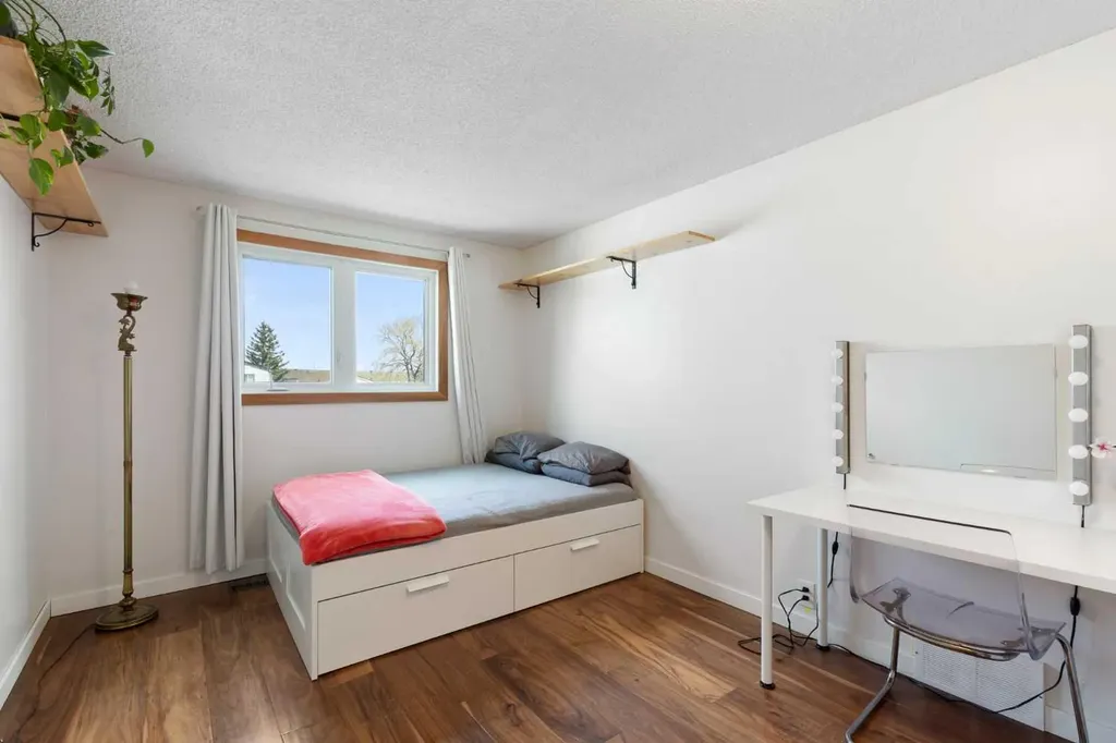 84 Abingdon Crescent NE Calgary AB T2A 6S3
