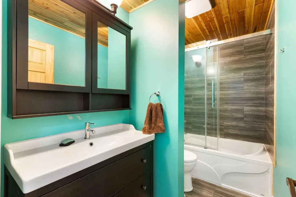 84 Abingdon Crescent NE Calgary AB T2A 6S3