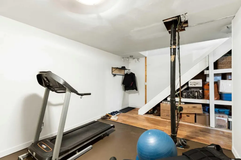 84 Abingdon Crescent NE Calgary AB T2A 6S3
