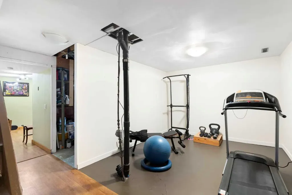 84 Abingdon Crescent NE Calgary AB T2A 6S3