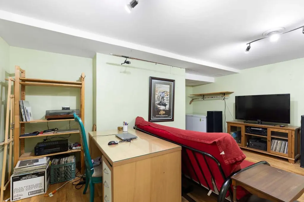 84 Abingdon Crescent NE Calgary AB T2A 6S3