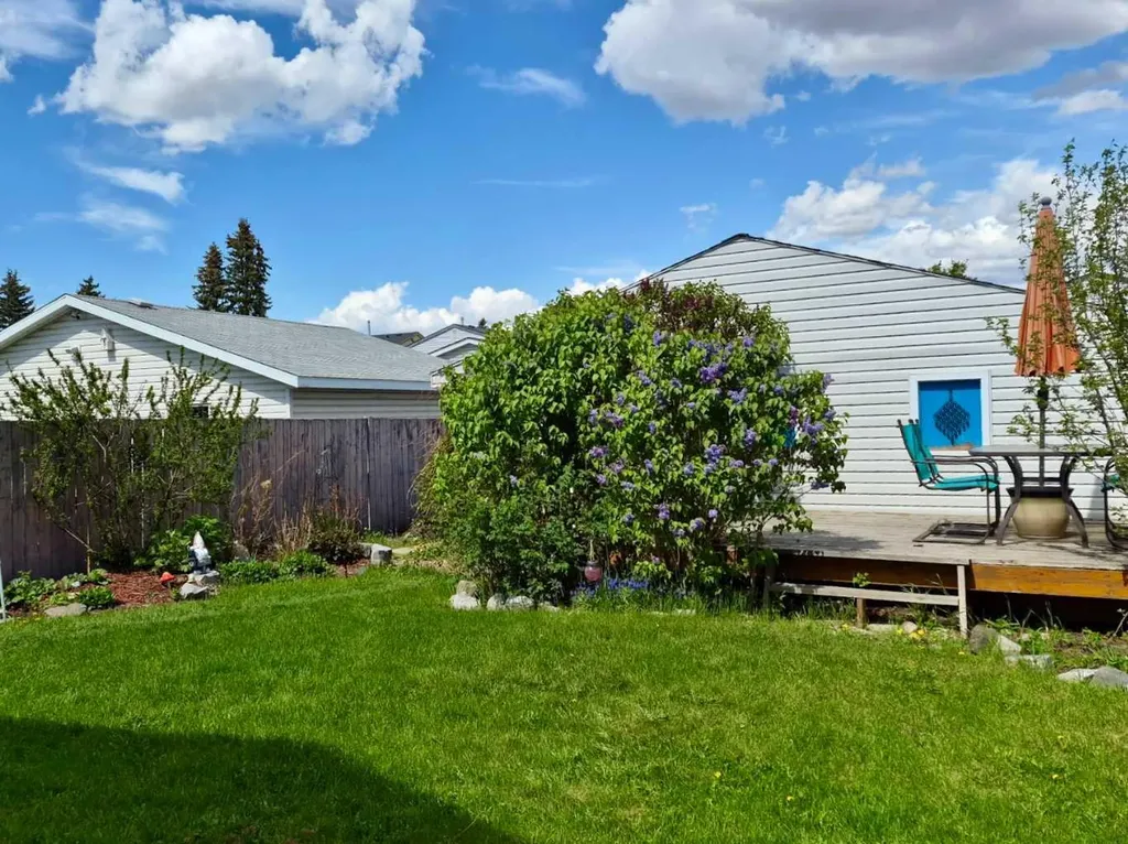 84 Abingdon Crescent NE Calgary AB T2A 6S3