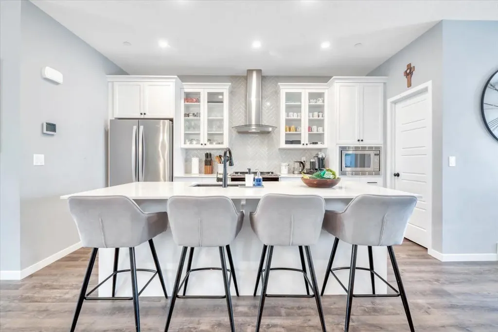 116 Lucas Street NW Calgary AB T3P 1R6