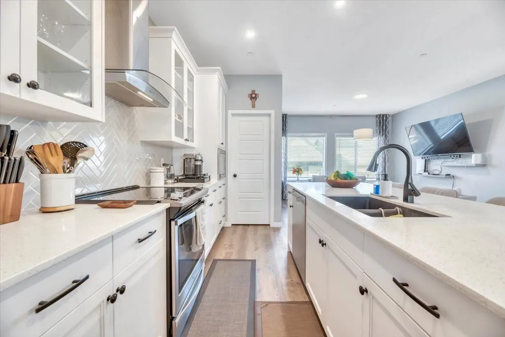 116 Lucas Street NW Calgary AB T3P 1R6