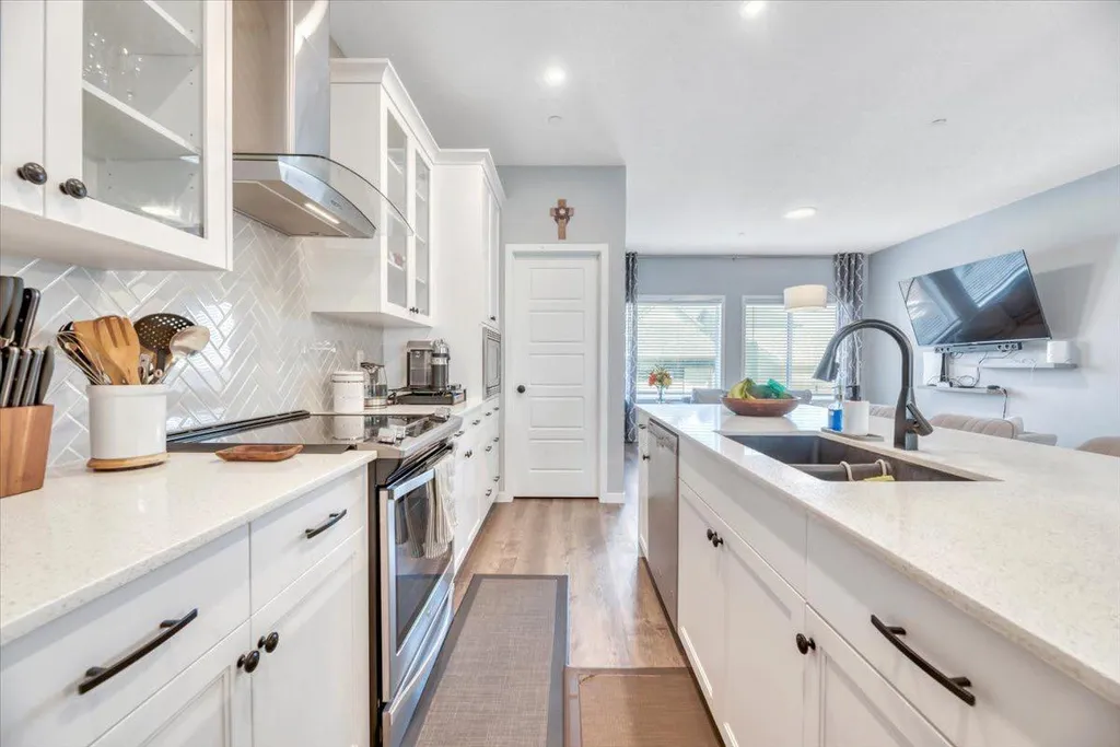 116 Lucas Street NW Calgary AB T3P 1R6