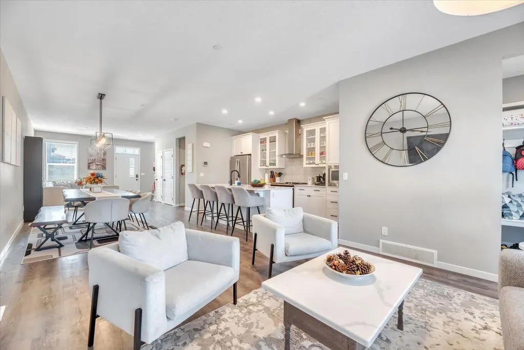 116 Lucas Street NW Calgary AB T3P 1R6