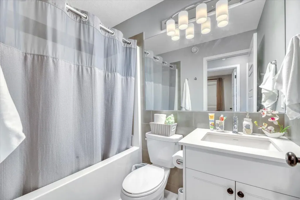 116 Lucas Street NW Calgary AB T3P 1R6