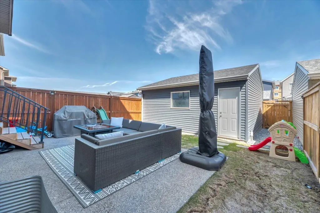 116 Lucas Street NW Calgary AB T3P 1R6