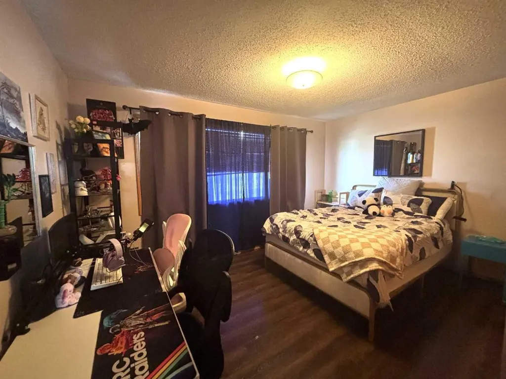 16 Wood Drive Whitecourt AB T7S 1R1
