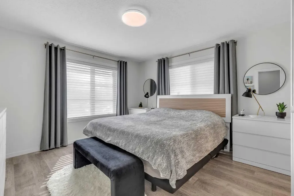 260 Rowley Way NW Calgary AB T3L 0H5