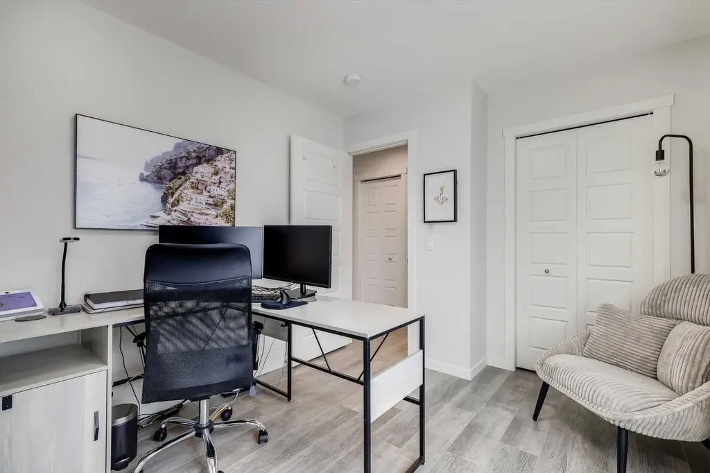 260 Rowley Way NW Calgary AB T3L 0H5