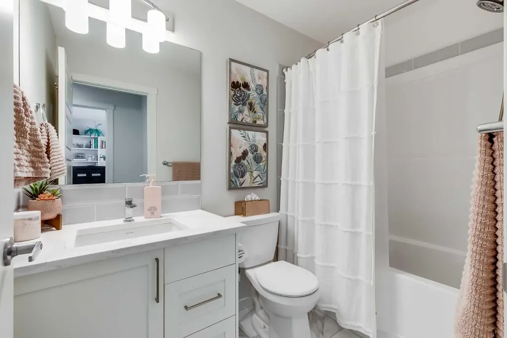 260 Rowley Way NW Calgary AB T3L 0H5