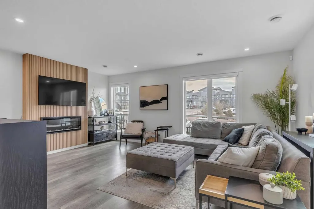 260 Rowley Way NW Calgary AB T3L 0H5