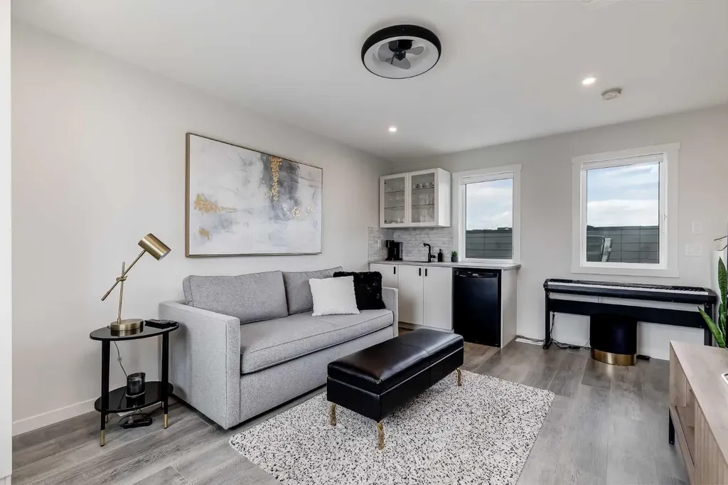 260 Rowley Way NW Calgary AB T3L 0H5