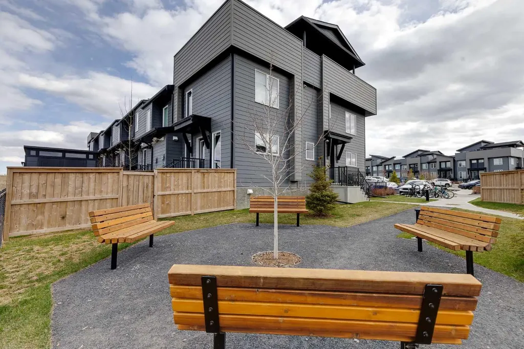 260 Rowley Way NW Calgary AB T3L 0H5