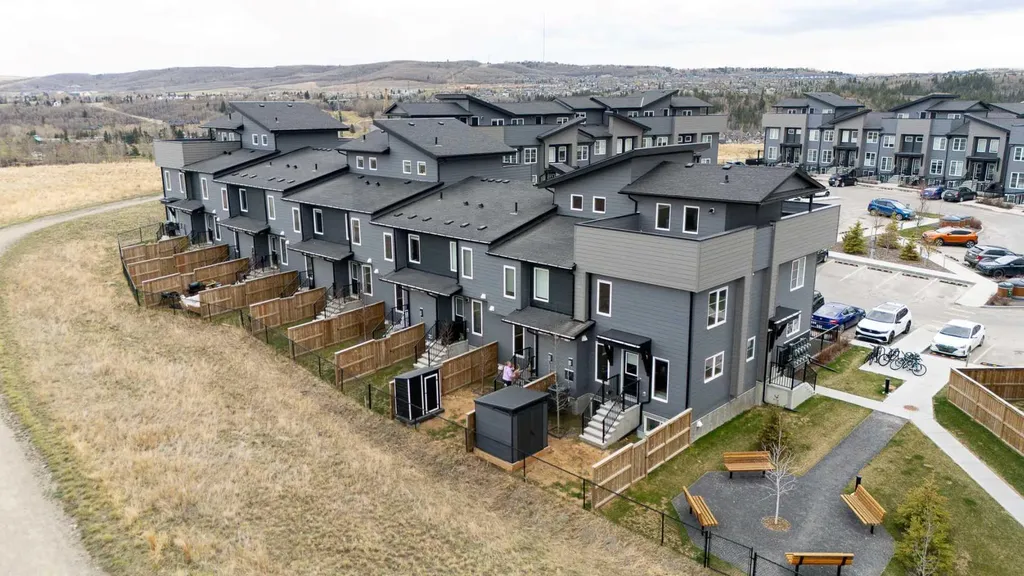 260 Rowley Way NW Calgary AB T3L 0H5