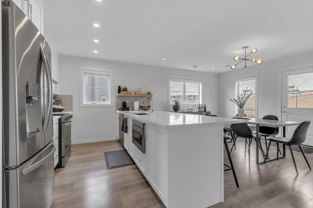 260 Rowley Way NW Calgary AB T3L 0H5