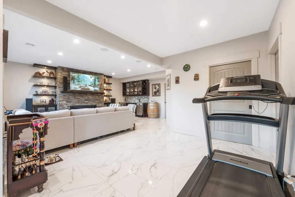 52 Aspen Summit Drive SW Calgary AB T3H 0E8