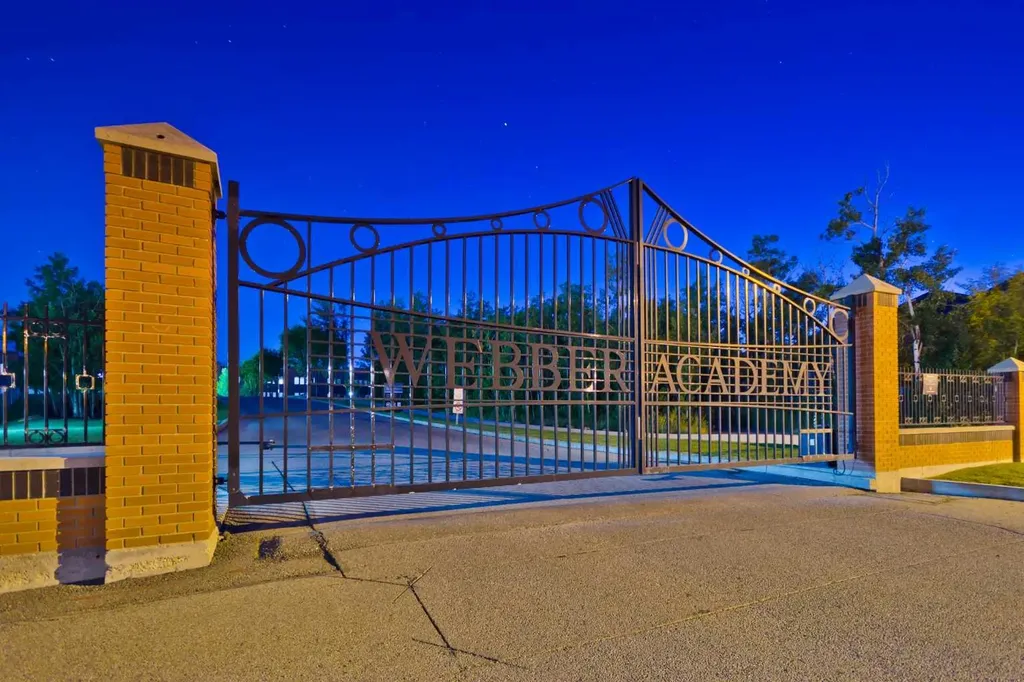 52 Aspen Summit Drive SW Calgary AB T3H 0E8