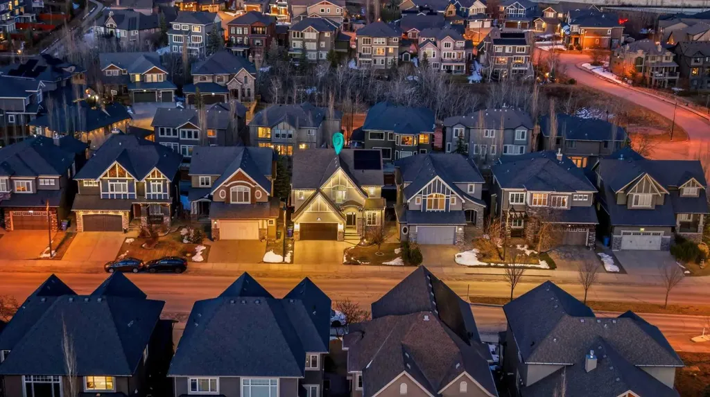 52 Aspen Summit Drive SW Calgary AB T3H 0E8