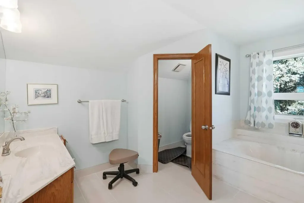 11516 Douglas Woods Rise SE Calgary AB T2Z1Z9