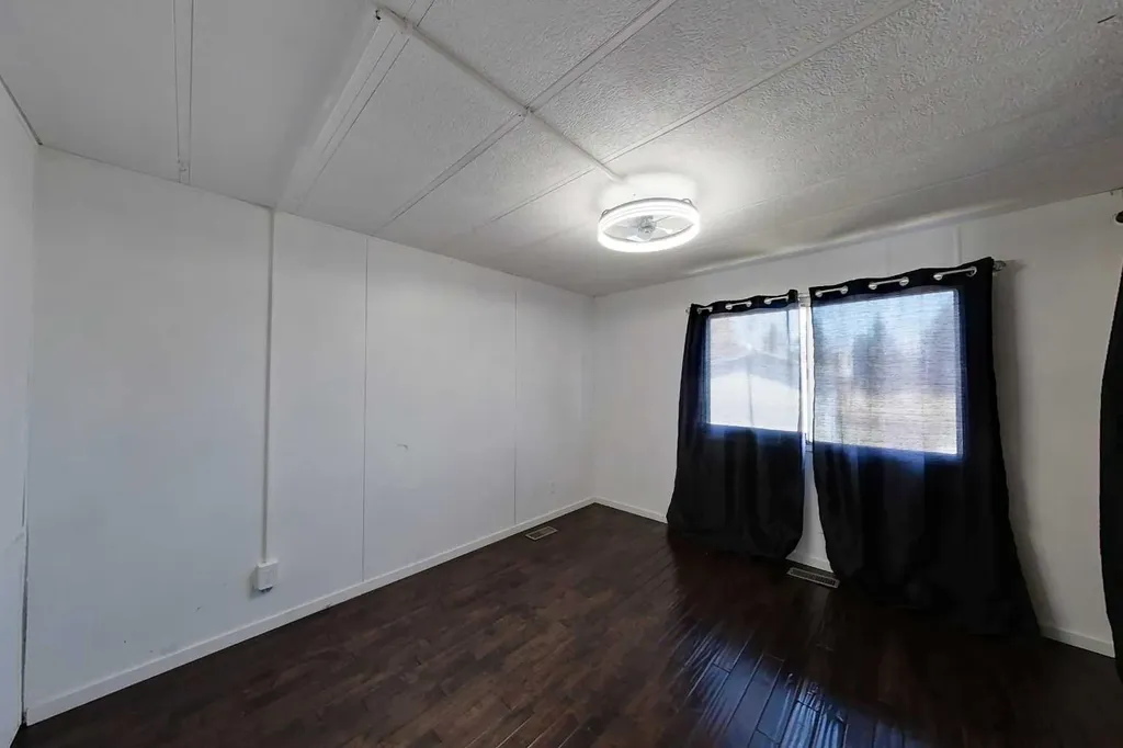 812 6 Avenue SW Slave Lake AB T0G 2A4