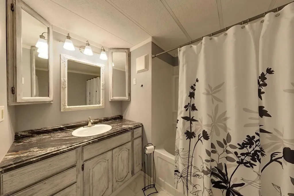 812 6 Avenue SW Slave Lake AB T0G 2A4