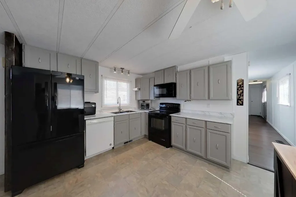 812 6 Avenue SW Slave Lake AB T0G 2A4