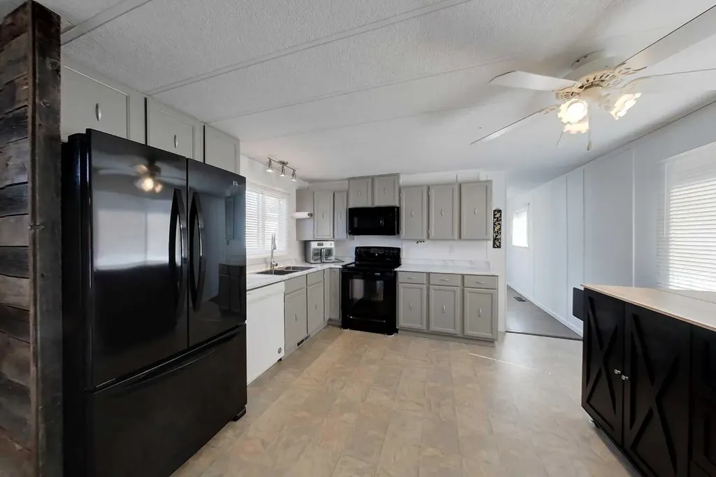 812 6 Avenue SW Slave Lake AB T0G 2A4