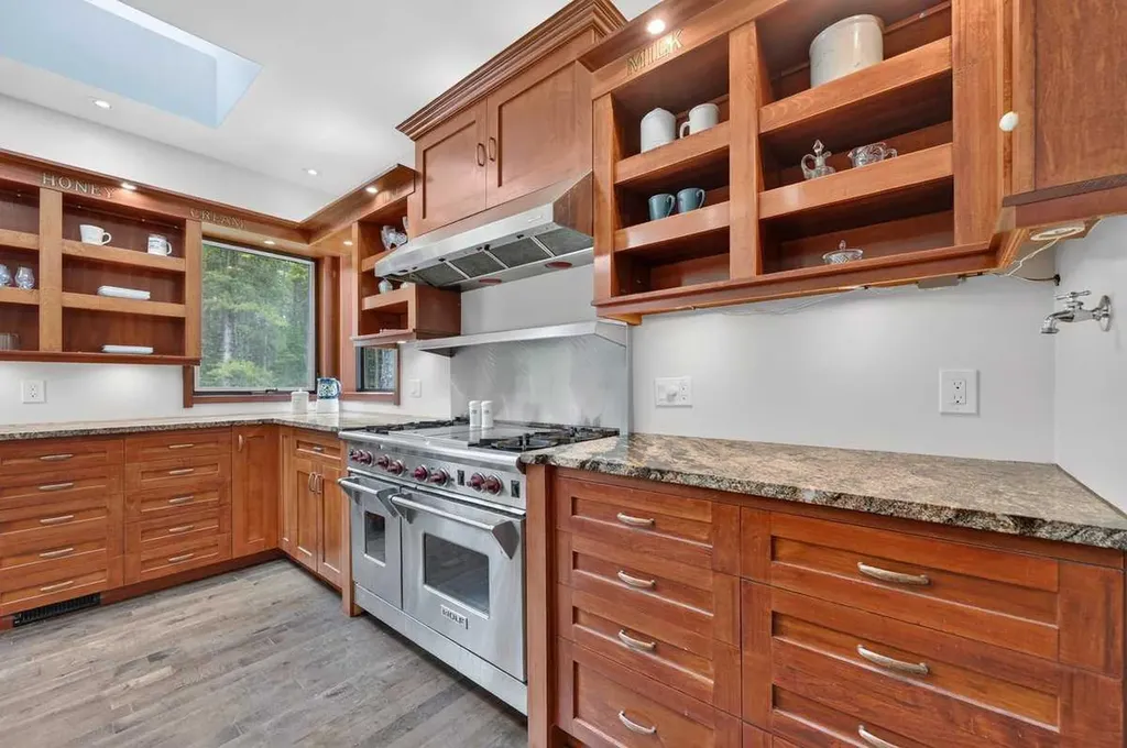 23 Highlands Boulevard Bragg Creek AB T0L 0K0