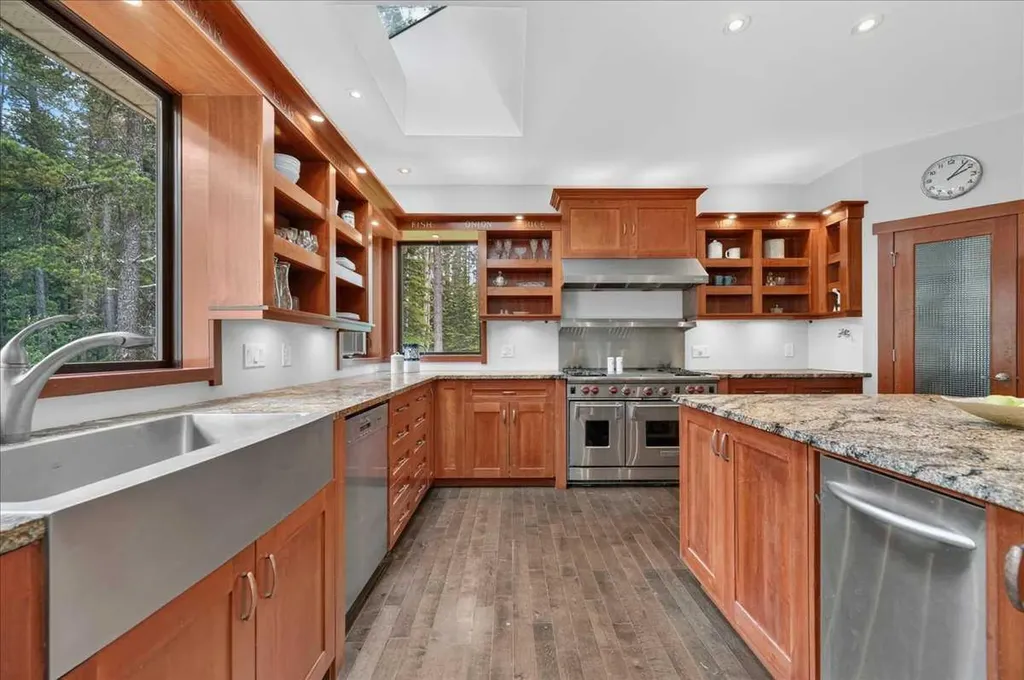 23 Highlands Boulevard Bragg Creek AB T0L 0K0