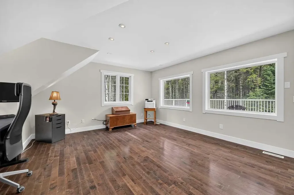 23 Highlands Boulevard Bragg Creek AB T0L 0K0