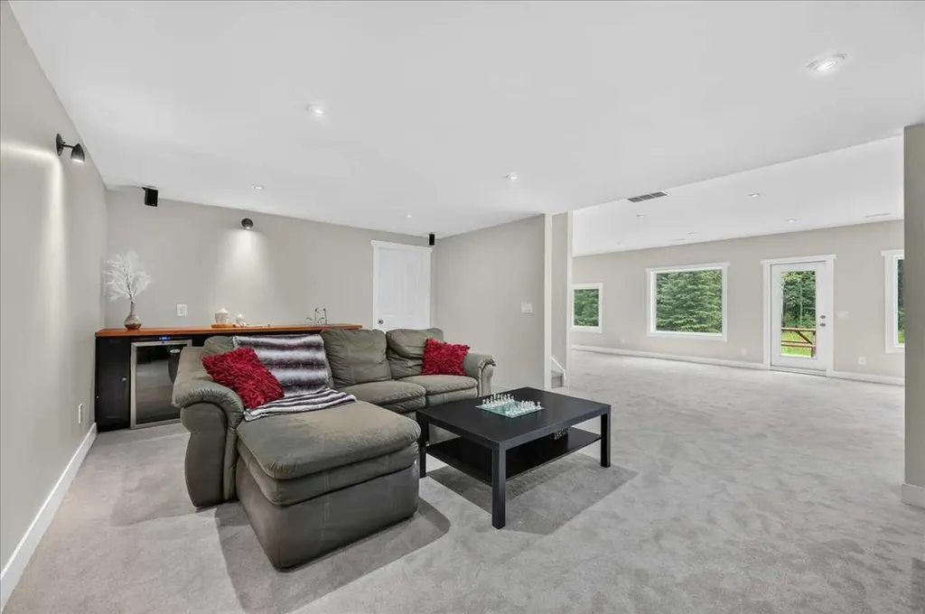 23 Highlands Boulevard Bragg Creek AB T0L 0K0