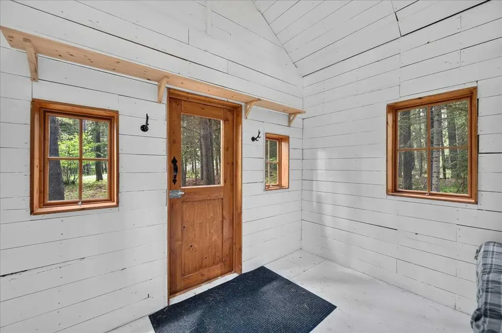 23 Highlands Boulevard Bragg Creek AB T0L 0K0
