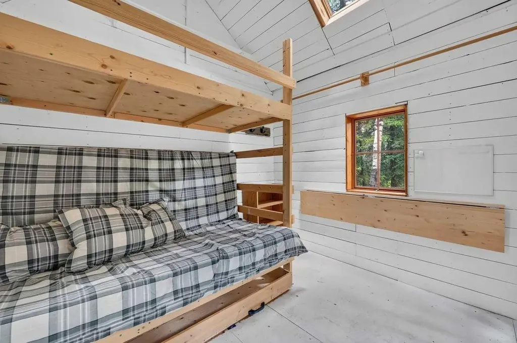 23 Highlands Boulevard Bragg Creek AB T0L 0K0