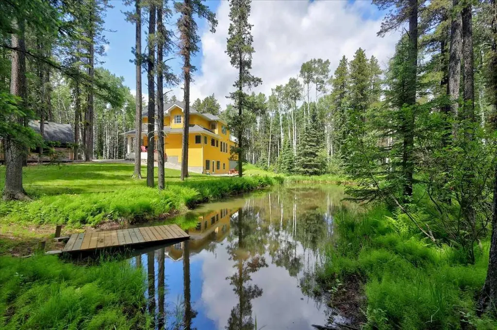 23 Highlands Boulevard Bragg Creek AB T0L 0K0