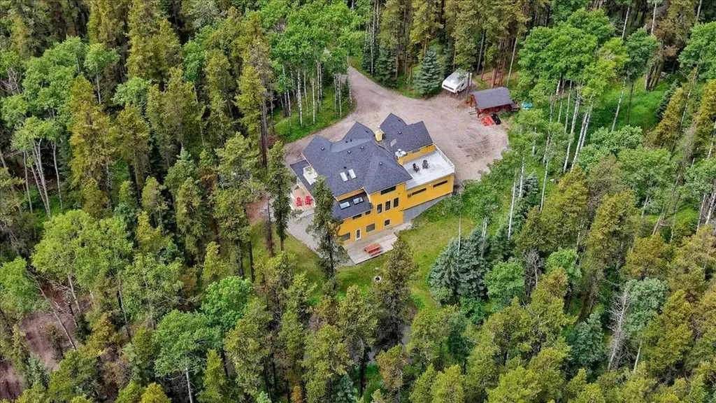 23 Highlands Boulevard Bragg Creek AB T0L 0K0
