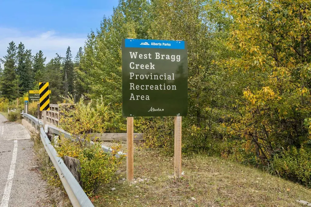 23 Highlands Boulevard Bragg Creek AB T0L 0K0