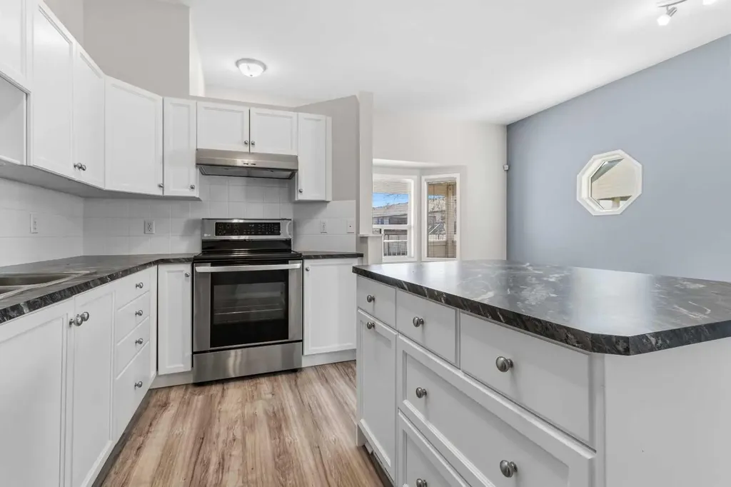 344 Drummond Avenue Red Deer AB T4R 3B6