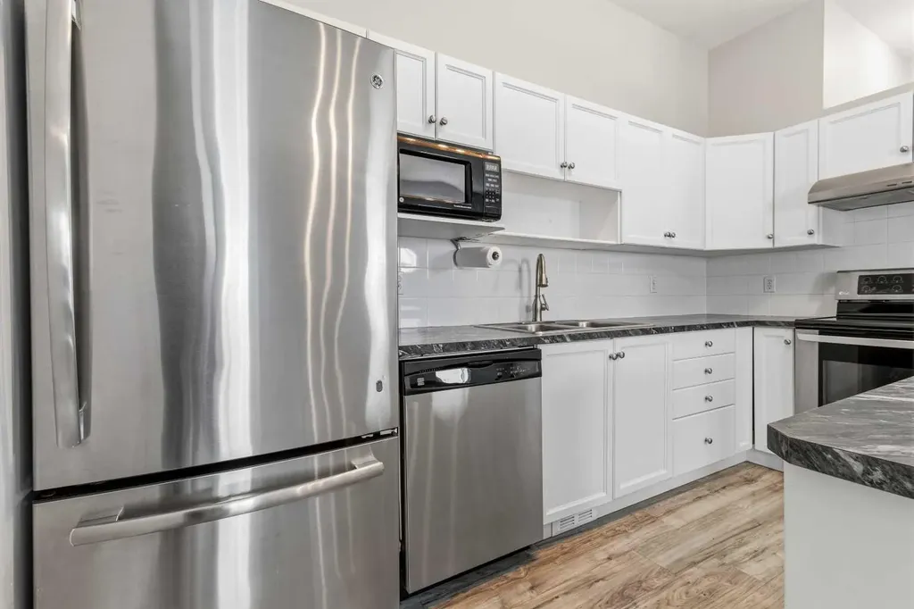 344 Drummond Avenue Red Deer AB T4R 3B6
