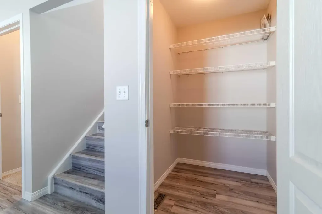 344 Drummond Avenue Red Deer AB T4R 3B6