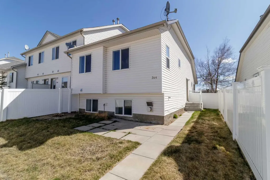 344 Drummond Avenue Red Deer AB T4R 3B6