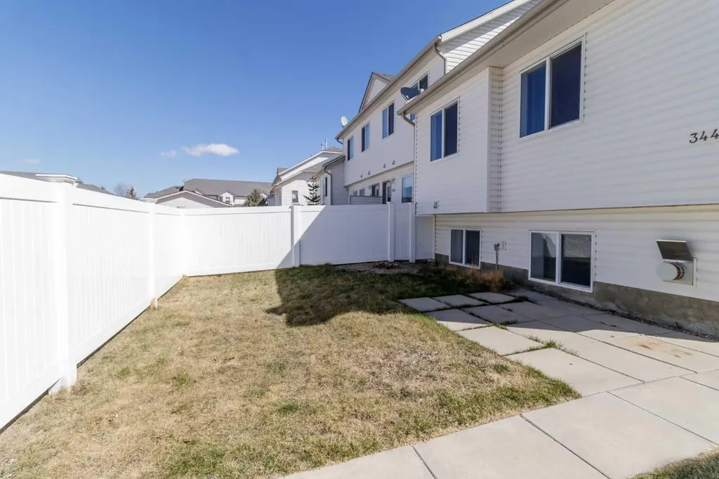 344 Drummond Avenue Red Deer AB T4R 3B6